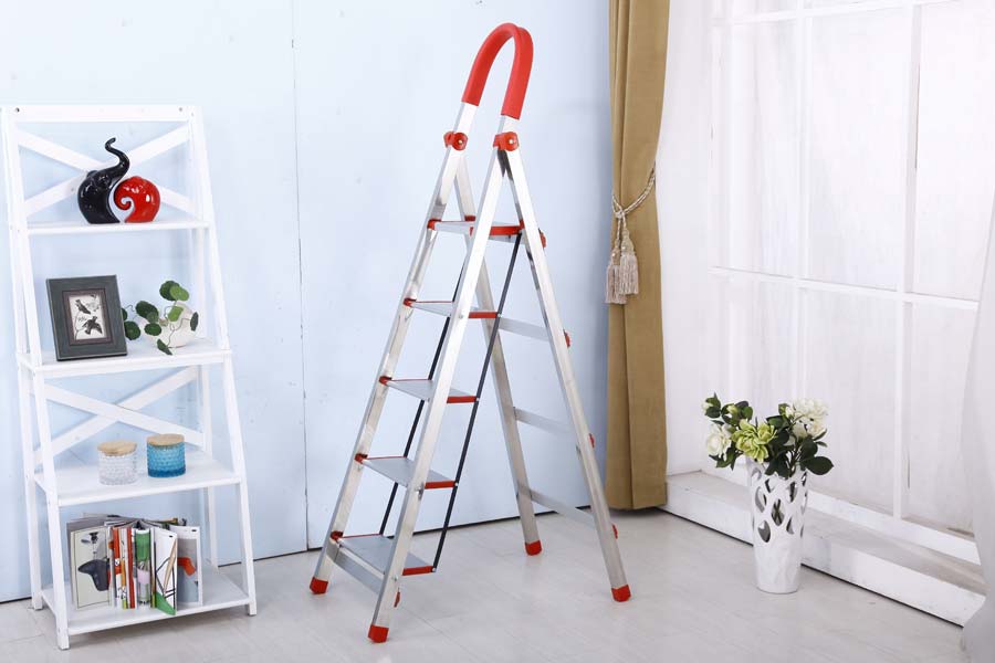 Klappleiter im Wohnraum